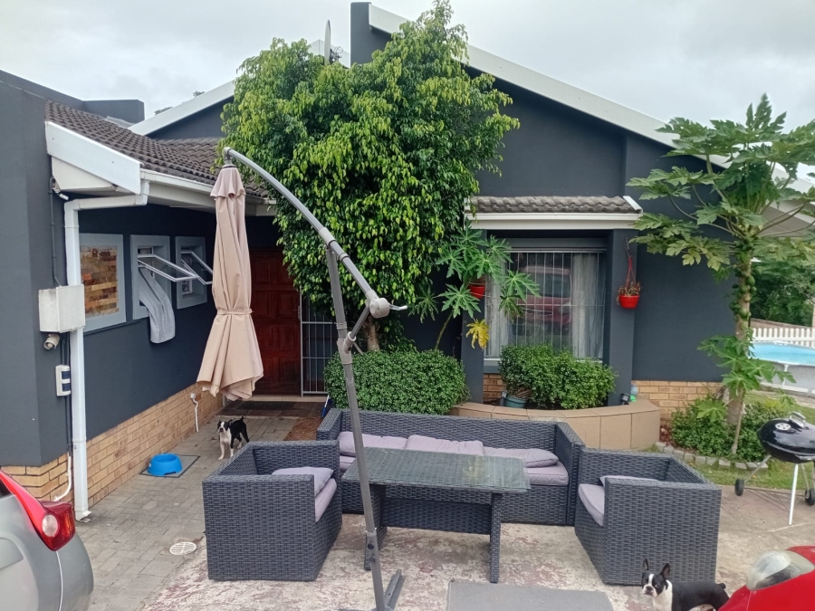 To Let 4 Bedroom Property for Rent in Nahoon Valley Park Eastern Cape